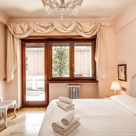 La Dolce Of Via Veneto - Prestigious With Wonderful Terrace In The Historic Center Rome