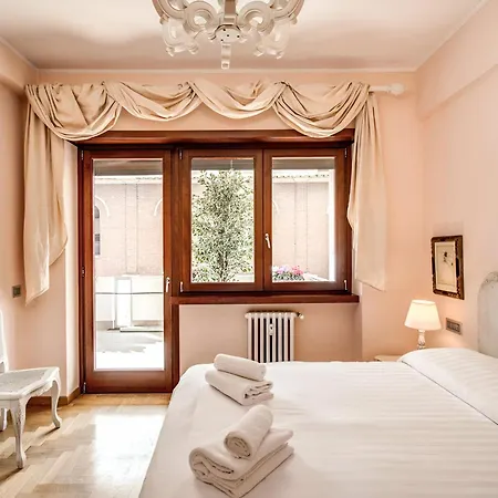 La Dolce Of Via Veneto - Prestigious With Wonderful Terrace In The Historic Center